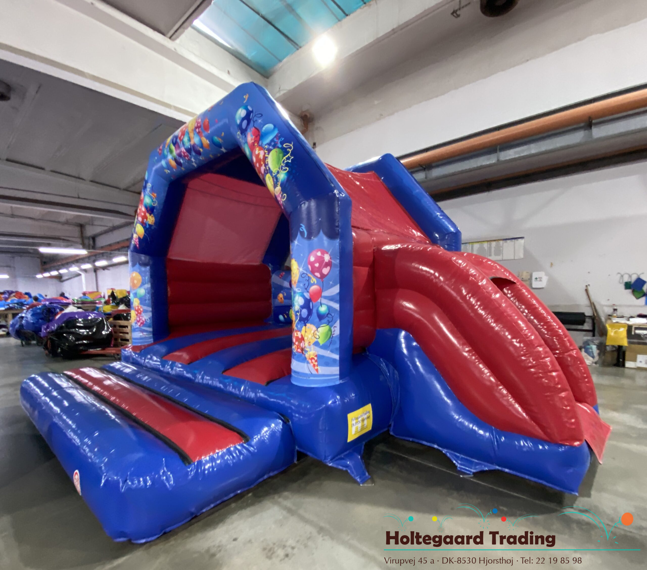 Party hoppeborg med slide, kr. 16.900,00 (incl. blæser)
